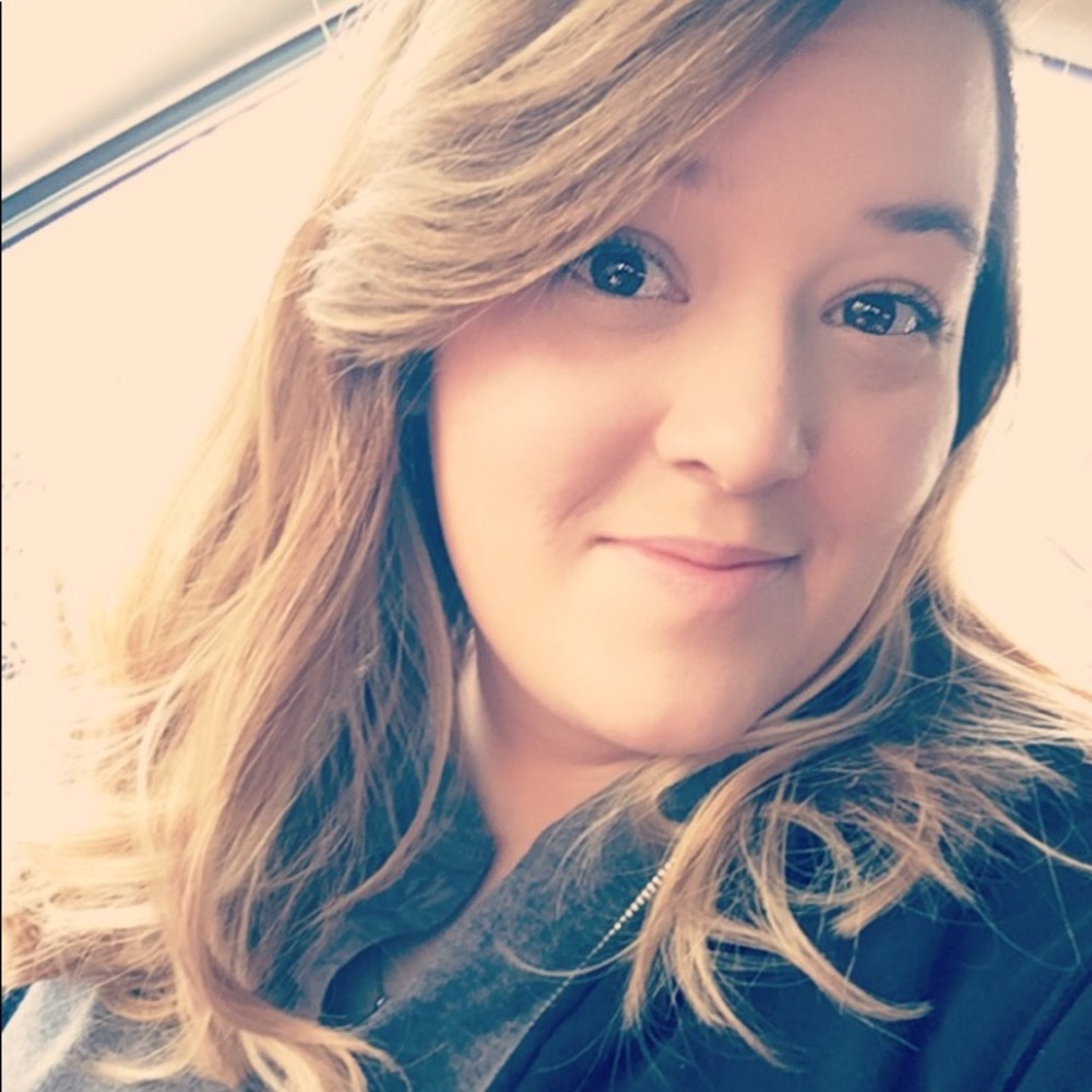 Meet your Posher, Elizabeth